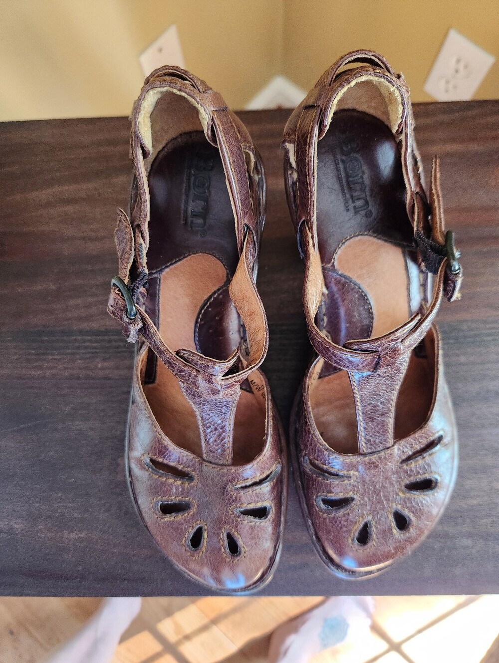 Børn Brown Leather T-Strap Cutout Wedge Heels Boho Size 6 - Picture 4 of 7
